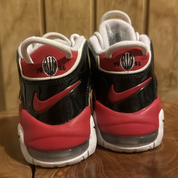 PO: Kids 1995 Jordan’s in great condition - Picture 4 of 6